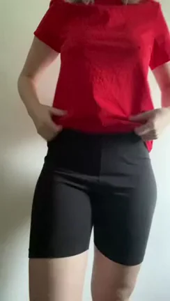 Flashing my round titties