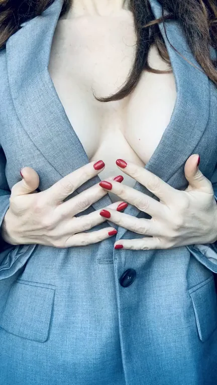 Open mind, big titties