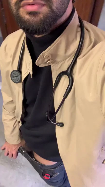 Suck My Thick Desi Doc Cock Between Shifts? 😈🍆💦