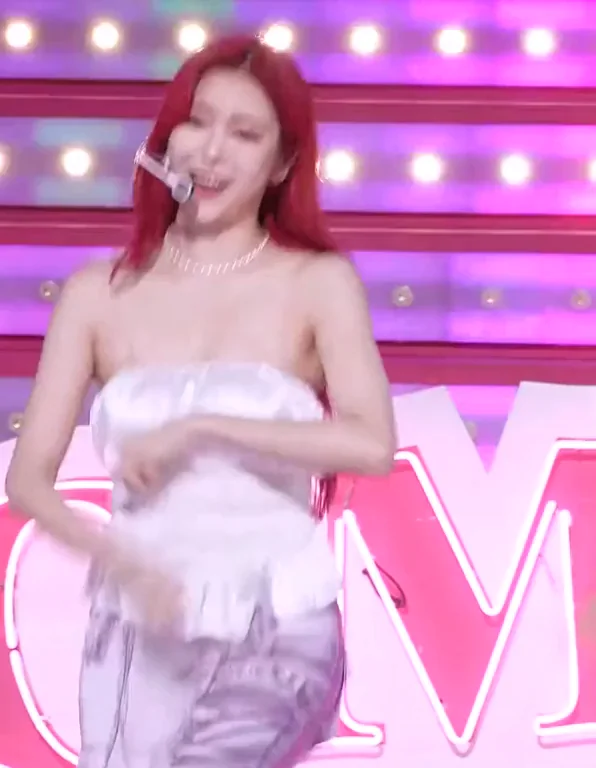 MOMOLAND - Jane