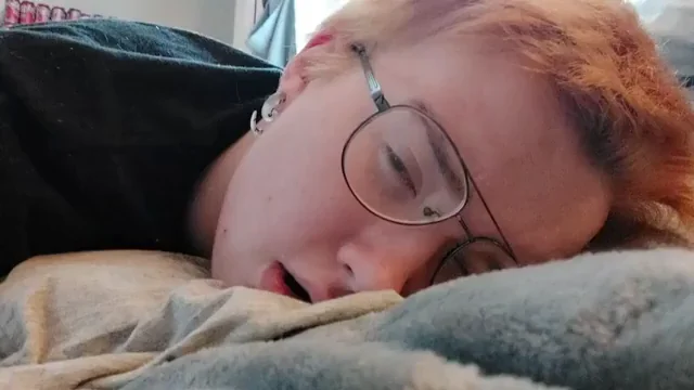Glasses Geek's Epic O-Face Solo Squirt Fest!
