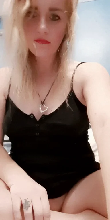 Mini dress titty reveal