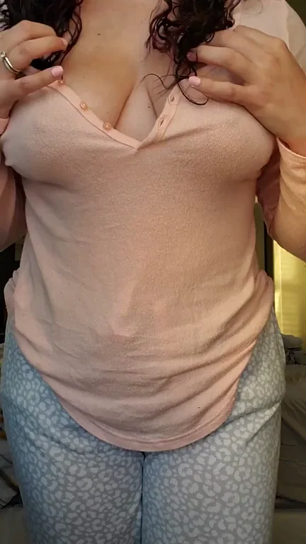 Cozy pjs & matching nail polish ?? (f)