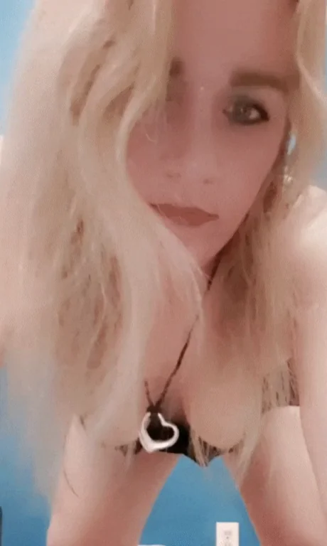 Little bit more than a casual upskirt (I got carried away)