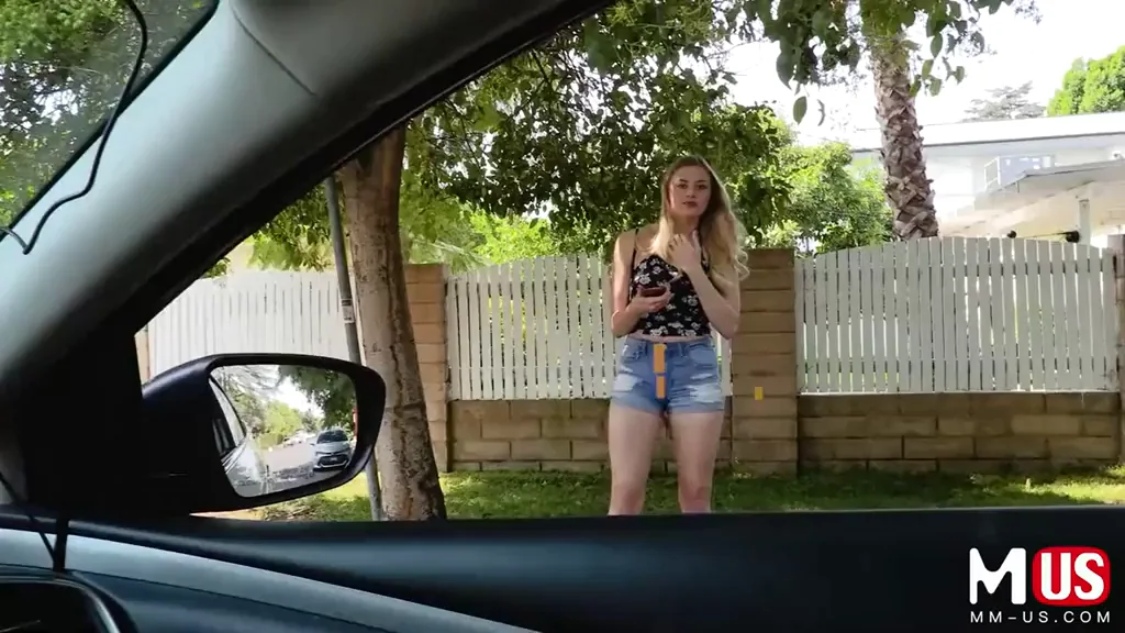 🔥 Amber Moore 18yo Slut Picked Up & Pounded by Stranger 😈🍆💦