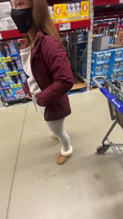 Flashing in Sams Club!