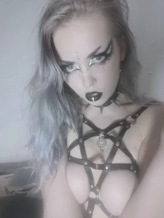 Spit Bubble Goth Queen 👑💦🖤