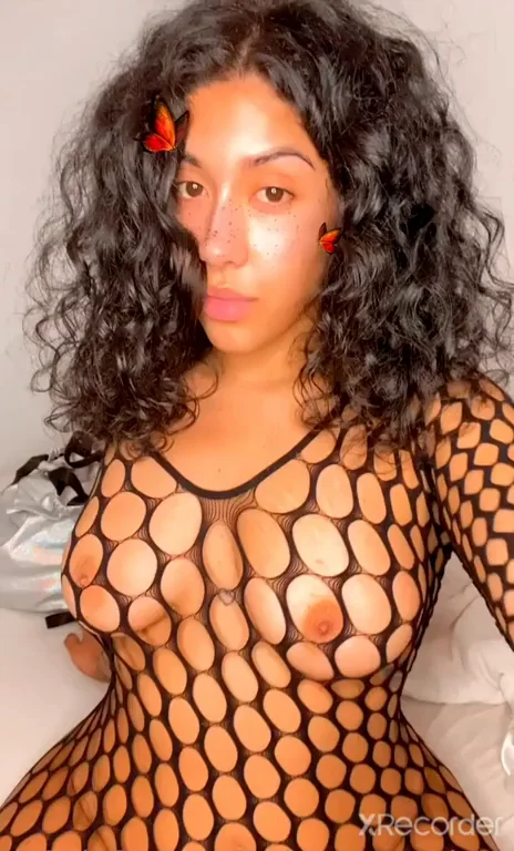 🔥 Curvy Ebony Babe Loves Her Fishnet Tease & Juicy Ass 🍑💦