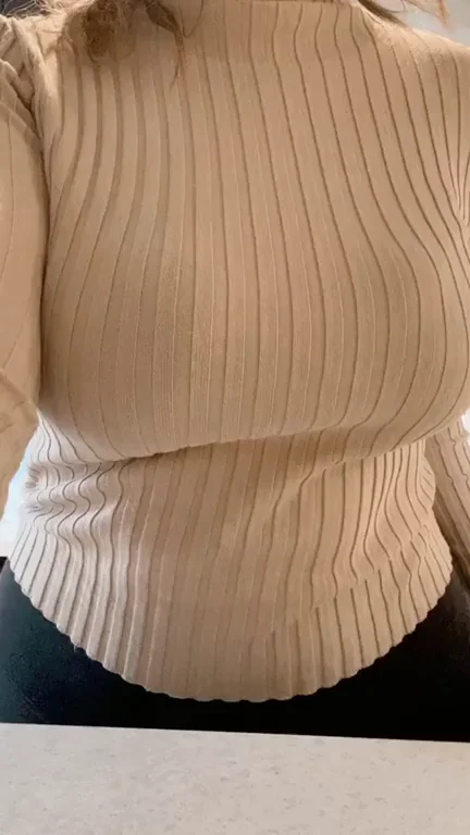 Stacked Babe's Epic Titty Drop & Immunity Shot Tease (OC)