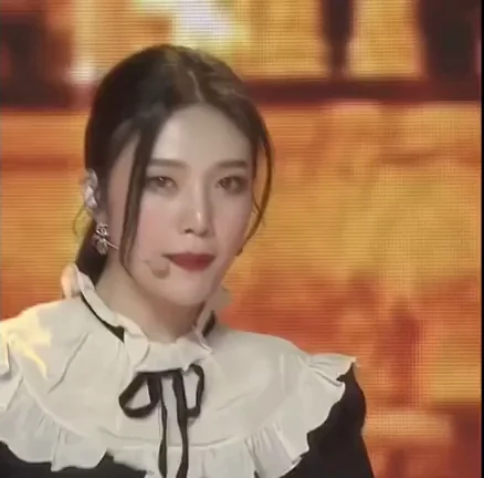 Red Velvet- Joy's ass