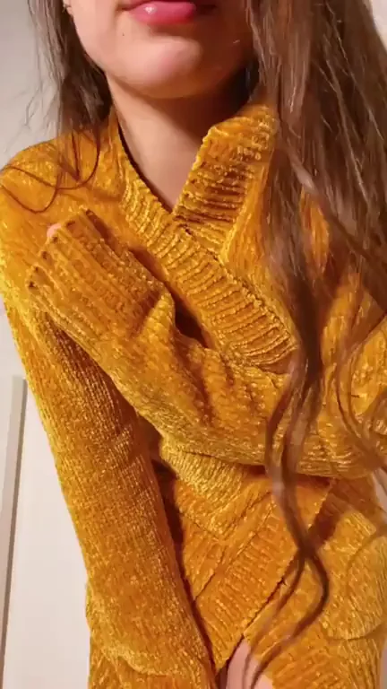 Do like what you see under my robe ??