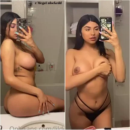 🔥 Latina Hottie Teases Tits & Ass in Bathroom Mirror Snaps 💦