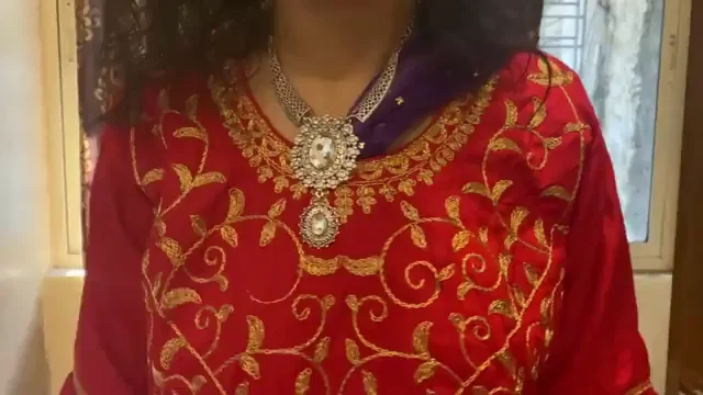 Desi Babe's Red Saree Tease: Tits Out for the Reveal!