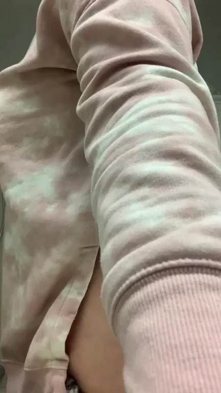 I need help pulling up my pants ????