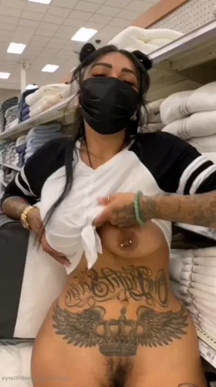 HER NEW CONTENT FREE ? LINK IN COMMENT