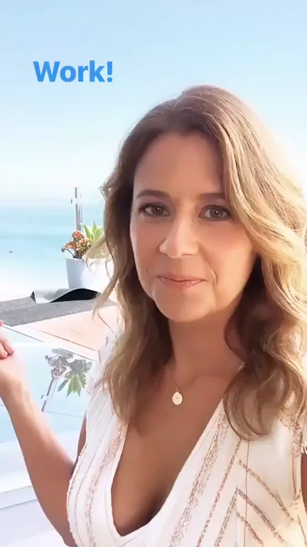 Jenna Fischer is such a lovable milf that gets me so hard