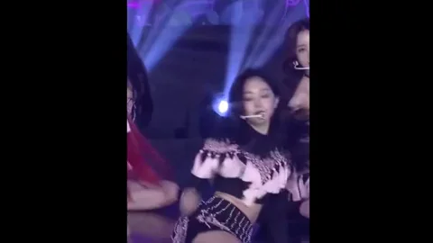 Lovelyz - Jisoo (panty&cheek)
