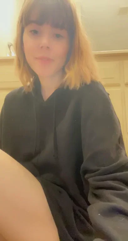 Just exposed myself in my parent’s bathroom.. hope you like it ??