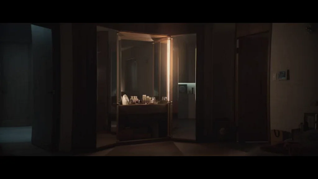 Sun Anke's Steamy Full Nude Mirror Tease in The Soul