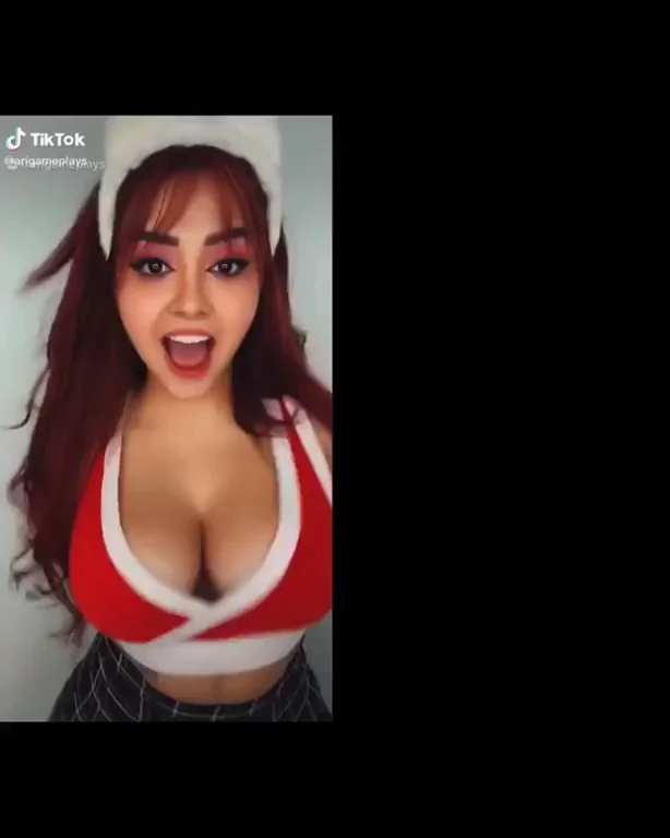 Thicc Gamer Slut Streams with Massive Jugs Bouncing Nude