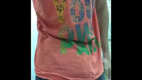 A little stripteases never hurts ?