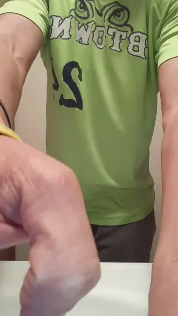 1 month clean and sober! Im proud of (M)yself! Hitting the gym, not the bottle