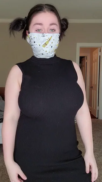 Happy New Years ? start off 2021 right by admiring my huge boobs bouncing [OC]