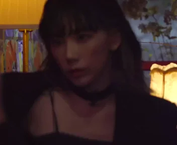 🔥 Taeyeon from SNSD Teasing in Choker & Cleavage 😈💦
