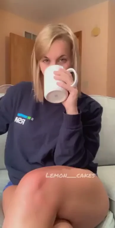 Best Part of Waking Up: Folgers in Her Slutty Mouth 😏☕🍋