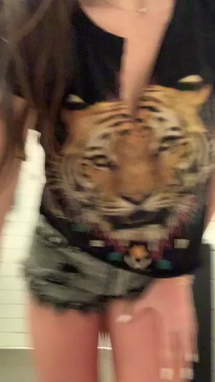 Watch me drop my tits at work! Ps the door doesn’t lock ?