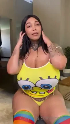 Thick Ebony Babe's SpongeBob Tits Bigger Than Her Head