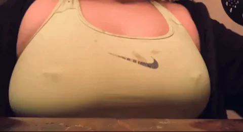 Thick Boo Teasing in Tight Nike Sports Bra 💦🍑