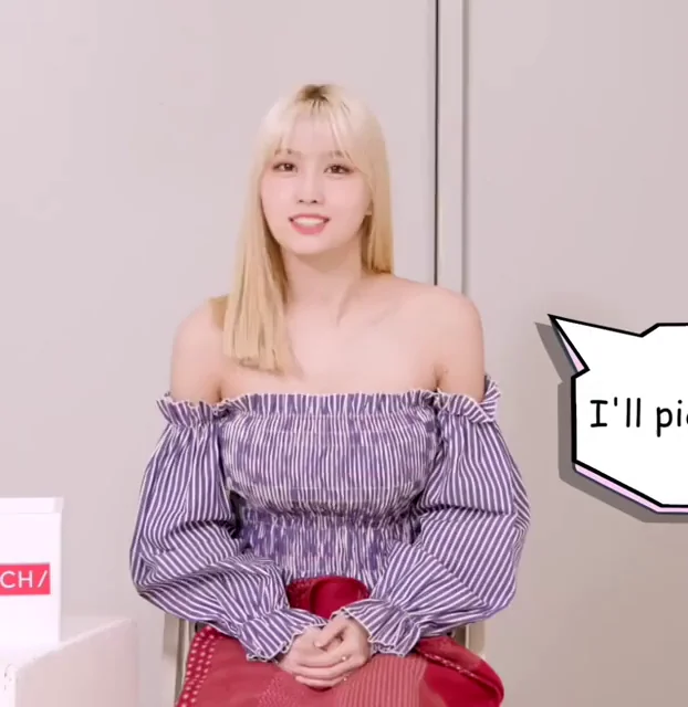 TWICE - MOMO