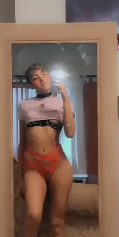 Who thinks my outfit is cute