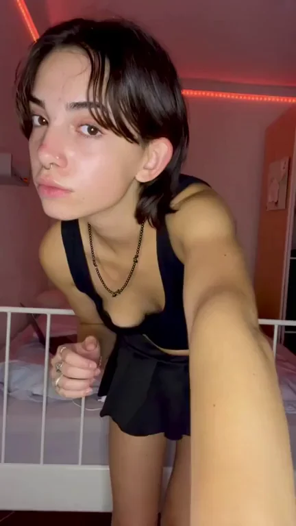 Deleted because someone said I was ugly... reuploaded because I love myself ?
