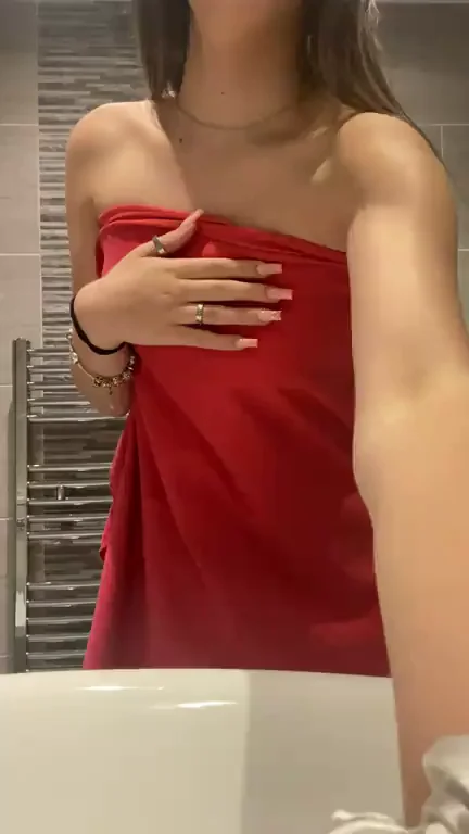 🔥19yo Babe's Epic Cleavage Revenge on Cheating BF💦