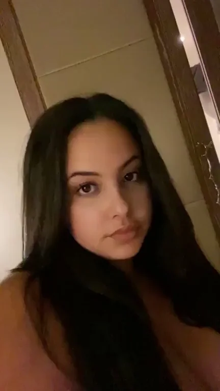Good Morning 🍈🍈 Huge Tits Tease to Satisfy Your Cock! 😘