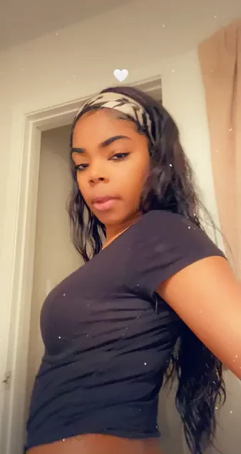 Curvy Babe Teases: Love This Fat Ass? 🍑🔥 [Model]
