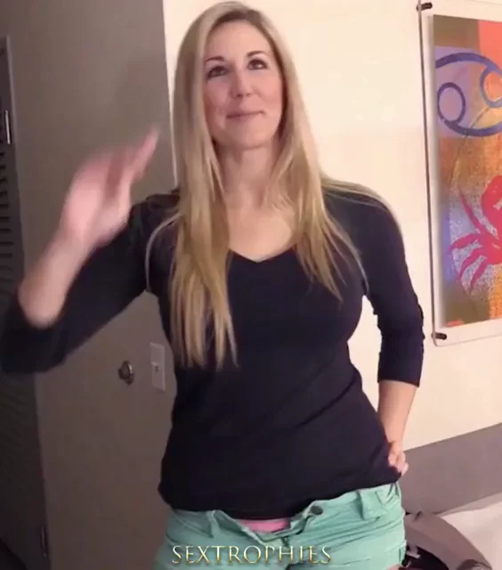 🔥 One-of-a-Kind Blonde Slut Tease & Suck 💦🍆