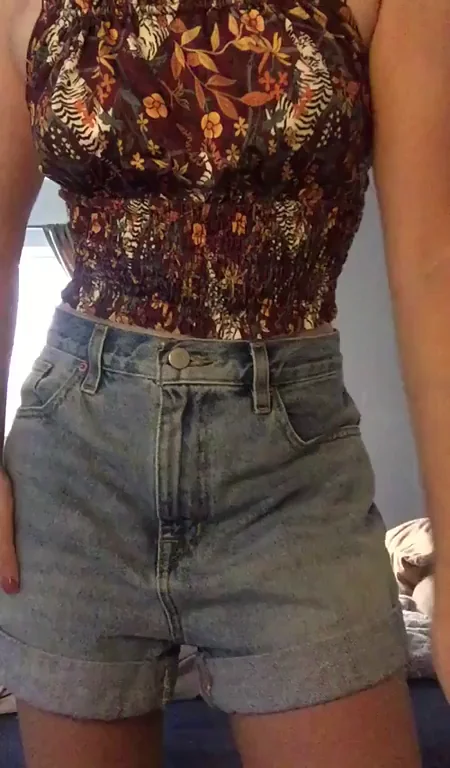 Sunday Mornin' Tease: Slutty Denim Strip