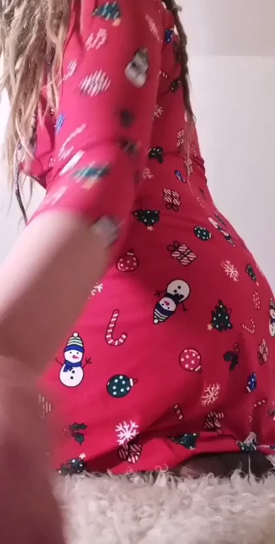 Thick Babe's Xmas PJ Surprise: Bigger Booty Than You Imagined? 🍑🎄🔥