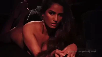 Poonam Pandey | New Nude Tease | Full-Video in Comments
