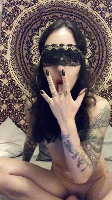 Subscription just 3.11 for the next few subs, limited time only? Dont miss out and come check out my freaky little lair?