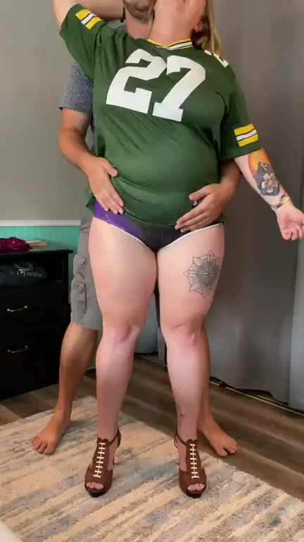 What do you think of my wife's big tits and big booty?!