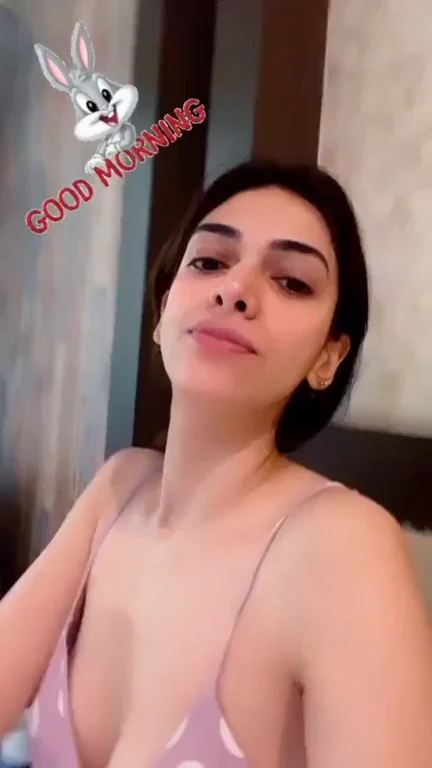 This Indian chick