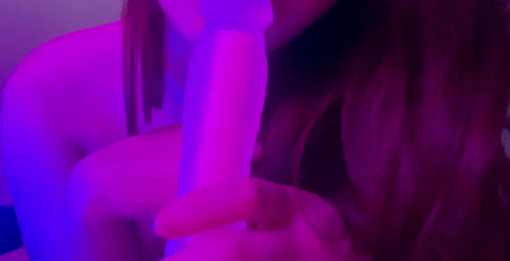 💋 Craving My Juicy Hip Cleavage BJ? VIP Dildo Suck for $6.5! 🔥