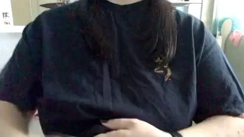 Titty drop, titty drop, lemme see dat tittle drop ?