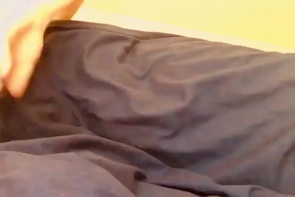 Would you join me in bed ?