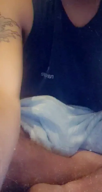 Straight (?) virgin guy exploring his sexuality... 3$ only! [M26] @nofacevirgin