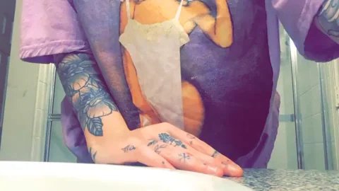 💦 Madisxnxoxo Shakes Her Juicy Big Ass 🍑🔥